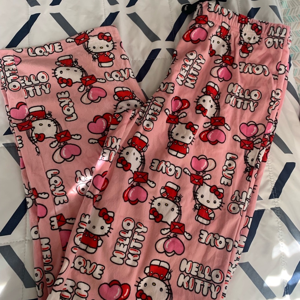 Hello Kitty Cozy Valentines Bundle - image 2